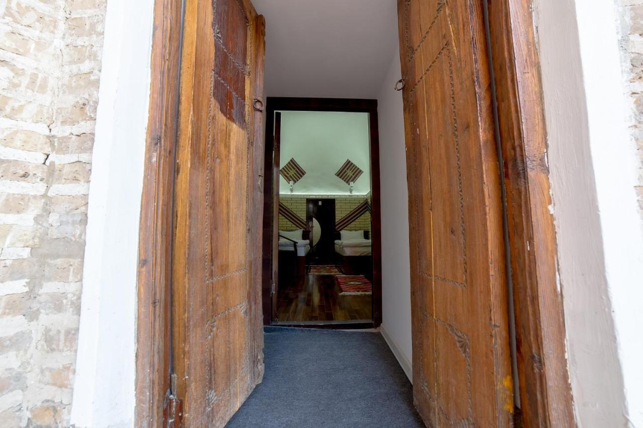 Feruzkhan Hotel - Madrassah Mohammed Rakhim Khan 1871 Khiva Eksteriør billede